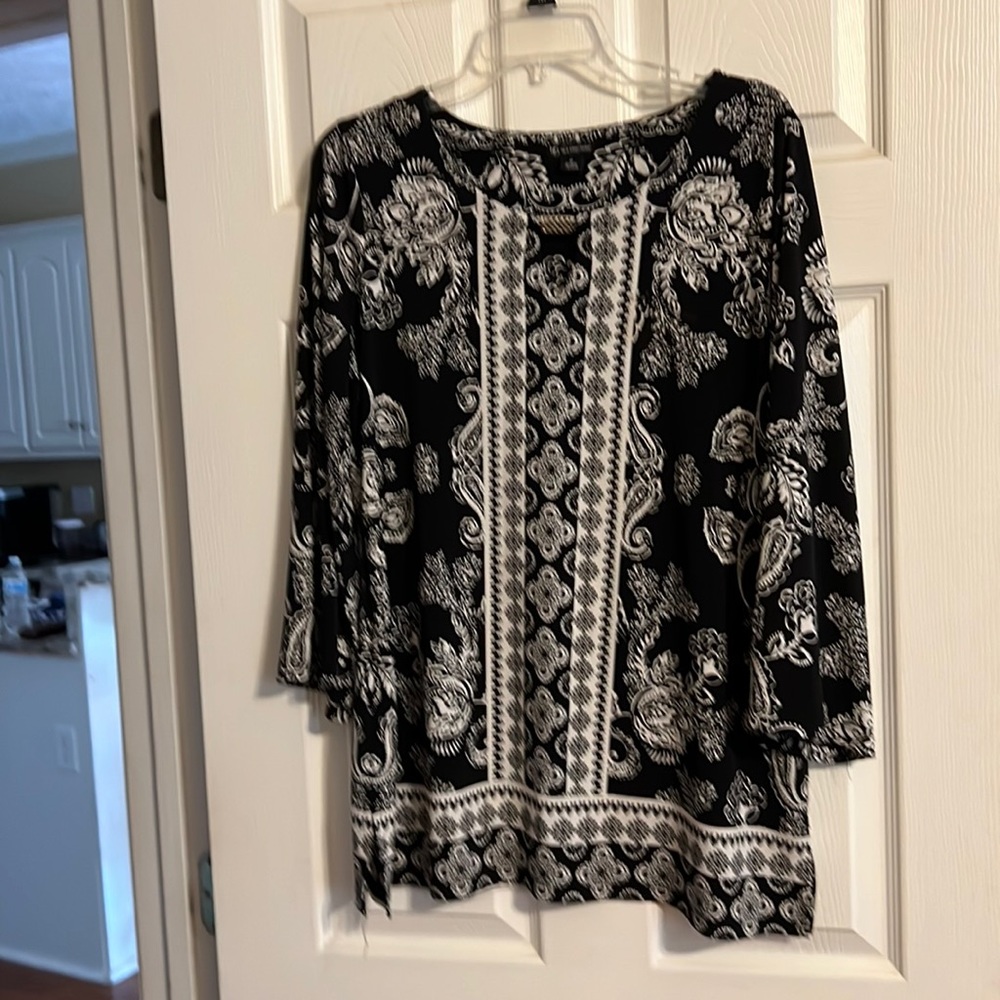 New Directions top 3/4 sleeves